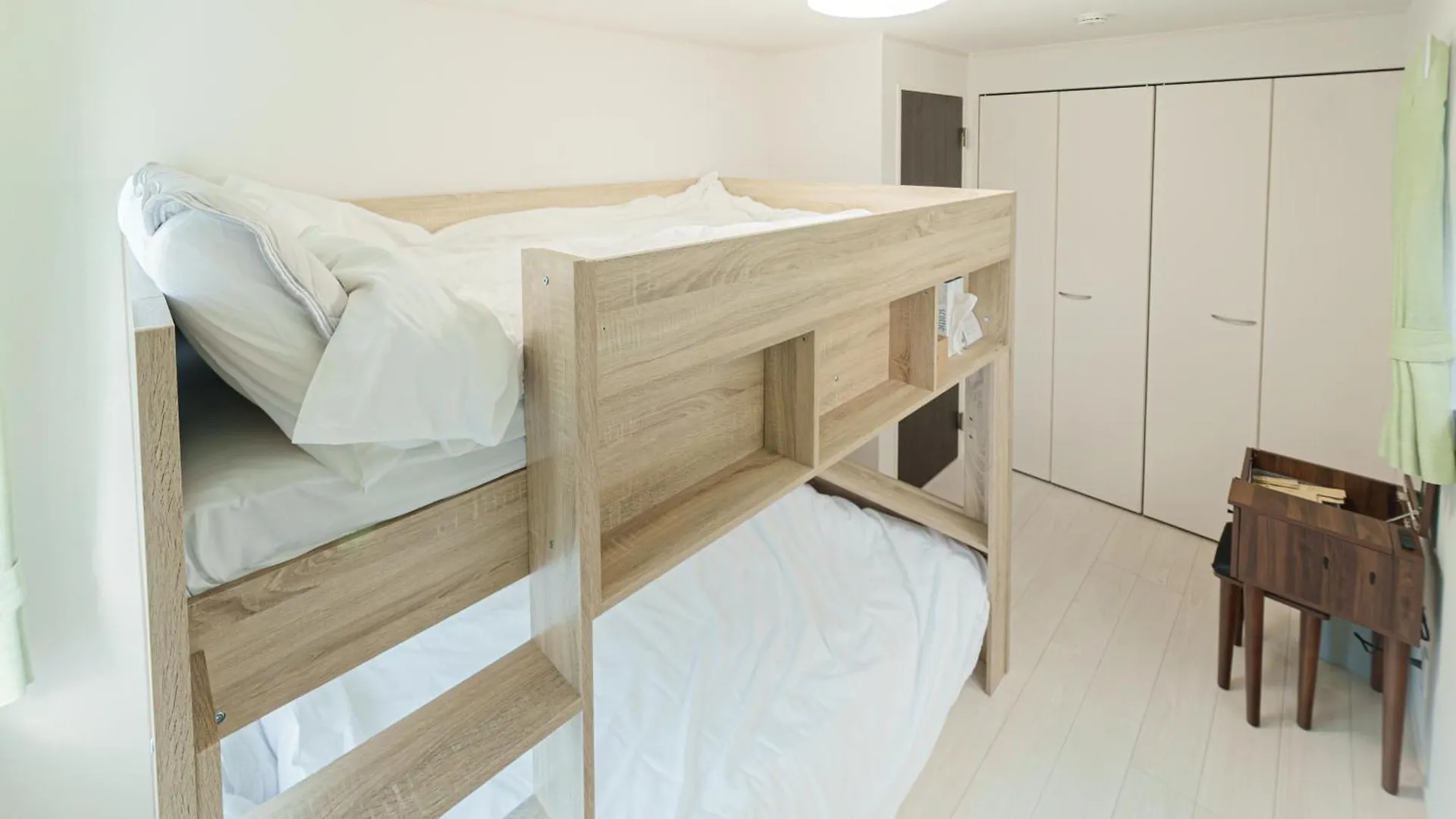 Holiday home I Hotel Skytreeまで14分 最大10人 新築 一戸貸 Wifi完備 洗濯乾燥機 駐車場二台分 植物好き Tokyo
